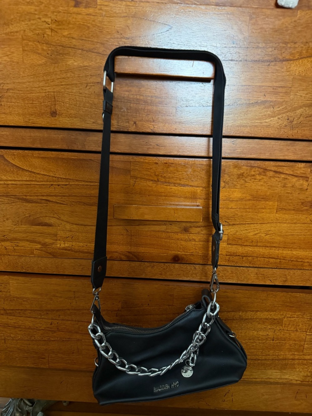 3/$25 🖤 Madden NYC Black Shoulder Bag with Chain - Picture 10 of 11